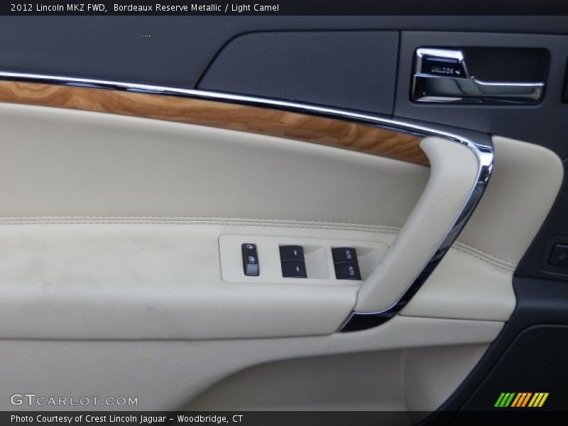 Bordeaux Reserve Metallic / Light Camel 2012 Lincoln MKZ FWD
