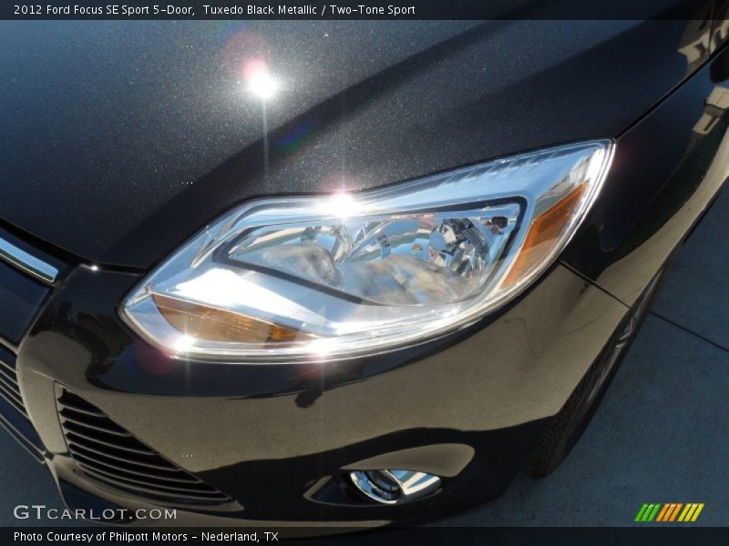 Tuxedo Black Metallic / Two-Tone Sport 2012 Ford Focus SE Sport 5-Door