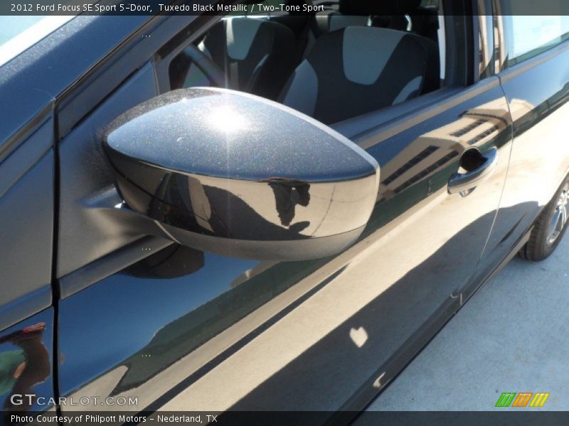 Tuxedo Black Metallic / Two-Tone Sport 2012 Ford Focus SE Sport 5-Door