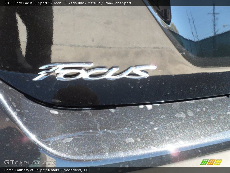 Tuxedo Black Metallic / Two-Tone Sport 2012 Ford Focus SE Sport 5-Door