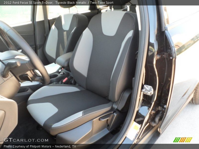 Front Seat of 2012 Focus SE Sport 5-Door
