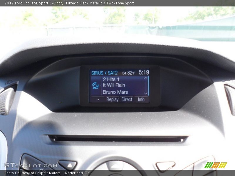 Tuxedo Black Metallic / Two-Tone Sport 2012 Ford Focus SE Sport 5-Door