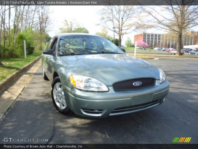 Light Tundra Metallic / Medium/Dark Flint 2007 Ford Taurus SE