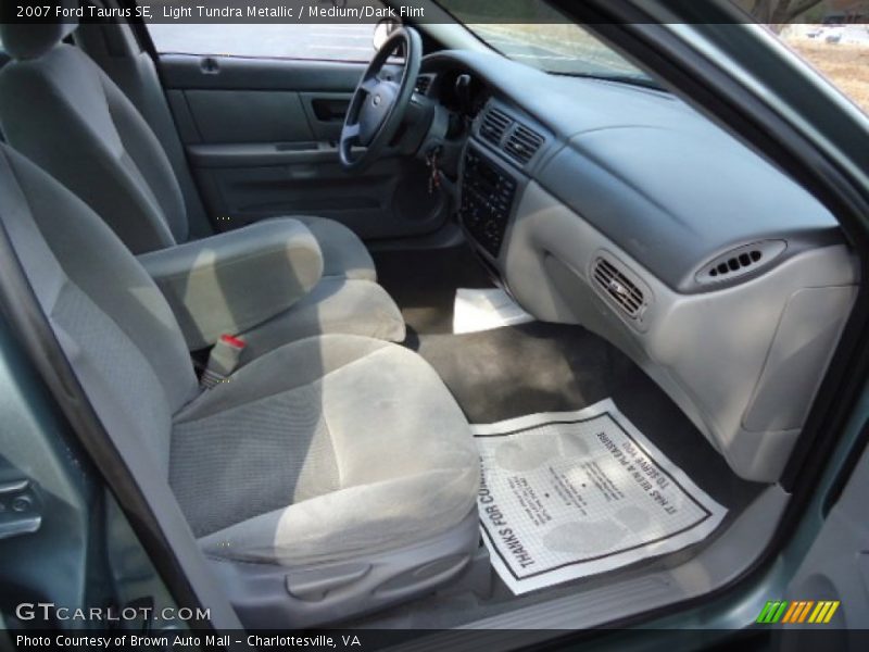 Light Tundra Metallic / Medium/Dark Flint 2007 Ford Taurus SE