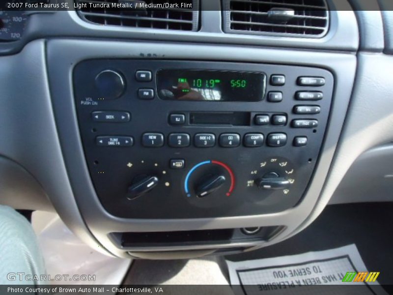Light Tundra Metallic / Medium/Dark Flint 2007 Ford Taurus SE