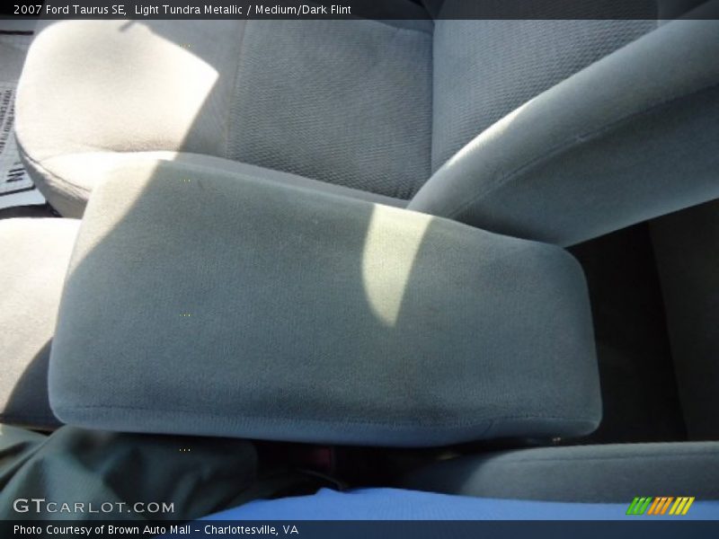 Light Tundra Metallic / Medium/Dark Flint 2007 Ford Taurus SE