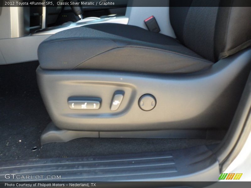 Classic Silver Metallic / Graphite 2012 Toyota 4Runner SR5