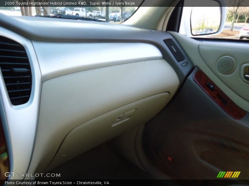 Super White / Ivory Beige 2006 Toyota Highlander Hybrid Limited 4WD