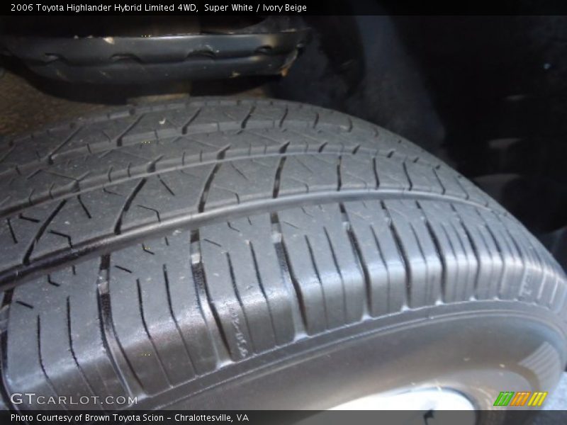 Super White / Ivory Beige 2006 Toyota Highlander Hybrid Limited 4WD
