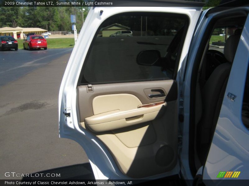 Summit White / Light Cashmere 2009 Chevrolet Tahoe LTZ