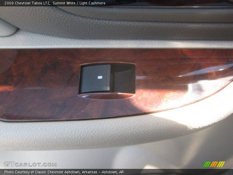 Summit White / Light Cashmere 2009 Chevrolet Tahoe LTZ