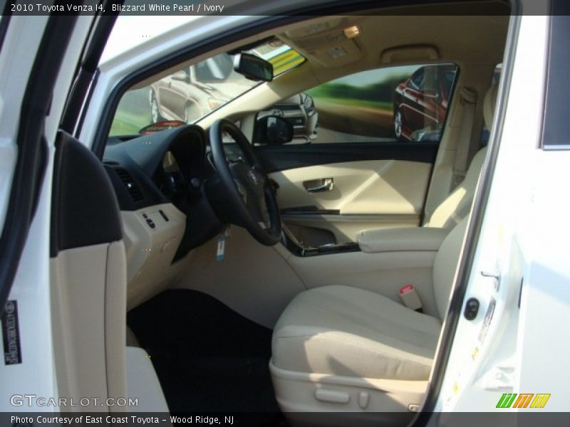 Blizzard White Pearl / Ivory 2010 Toyota Venza I4