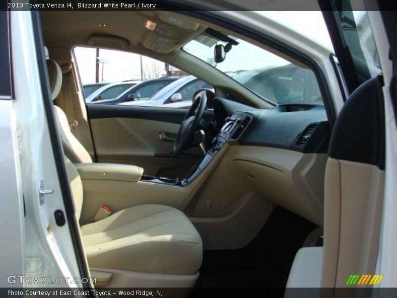 Blizzard White Pearl / Ivory 2010 Toyota Venza I4