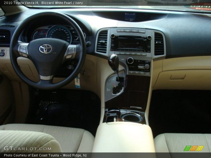 Blizzard White Pearl / Ivory 2010 Toyota Venza I4