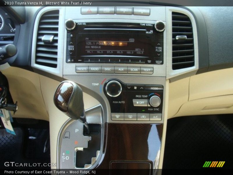 Blizzard White Pearl / Ivory 2010 Toyota Venza I4