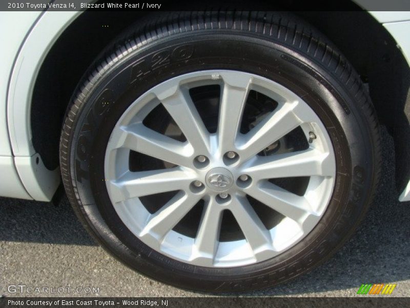 Blizzard White Pearl / Ivory 2010 Toyota Venza I4