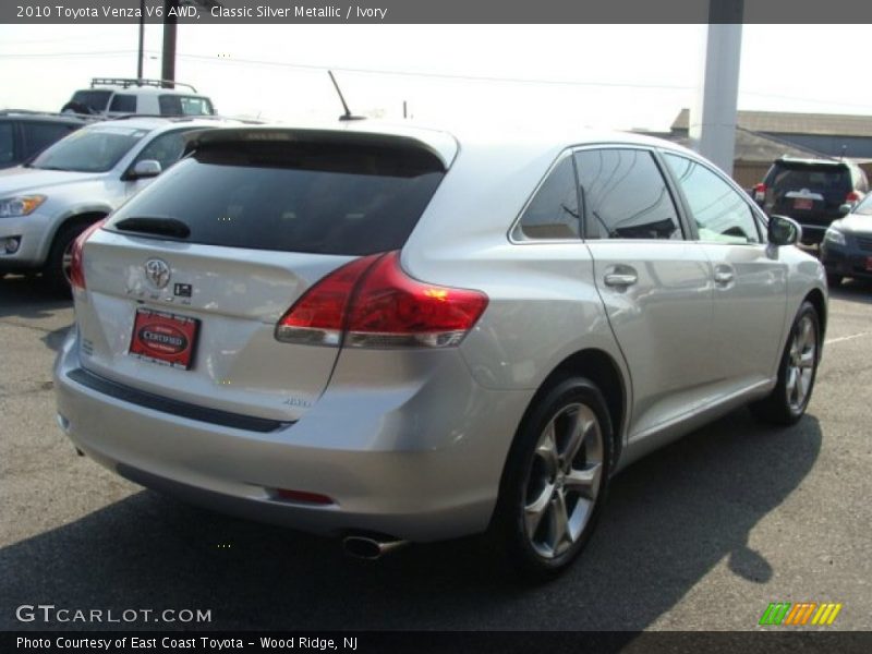 Classic Silver Metallic / Ivory 2010 Toyota Venza V6 AWD