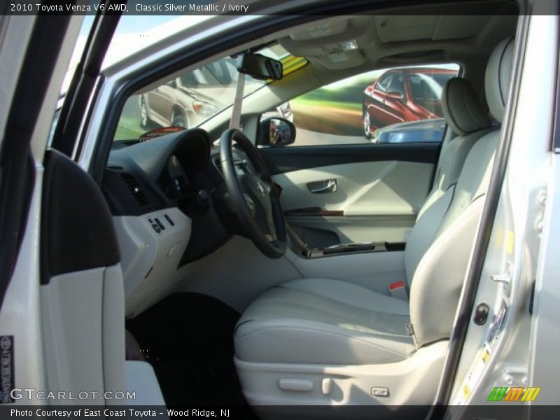 Classic Silver Metallic / Ivory 2010 Toyota Venza V6 AWD