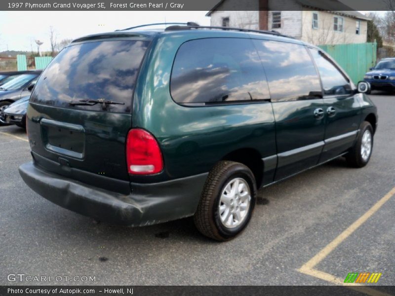 Forest Green Pearl / Gray 1997 Plymouth Grand Voyager SE