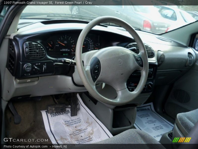 Forest Green Pearl / Gray 1997 Plymouth Grand Voyager SE