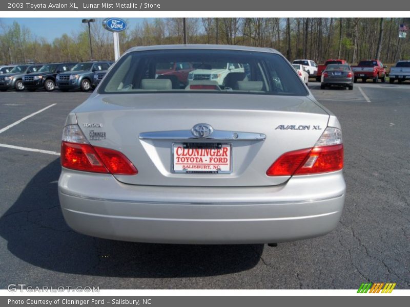 Lunar Mist Metallic / Stone 2003 Toyota Avalon XL