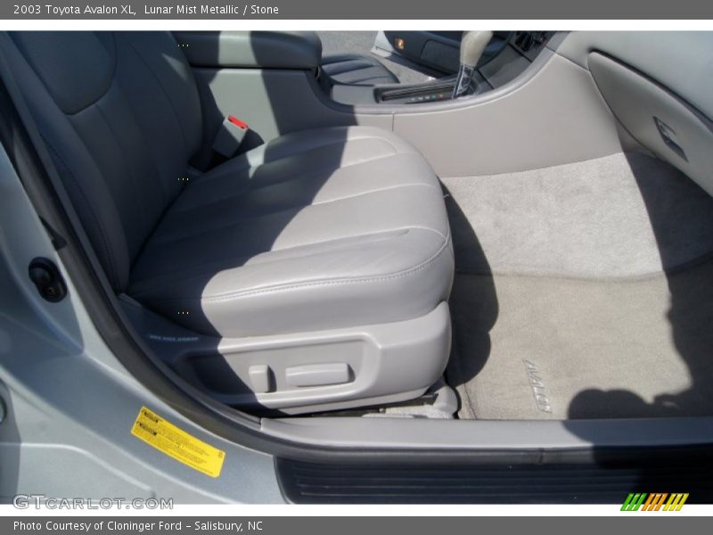 Lunar Mist Metallic / Stone 2003 Toyota Avalon XL