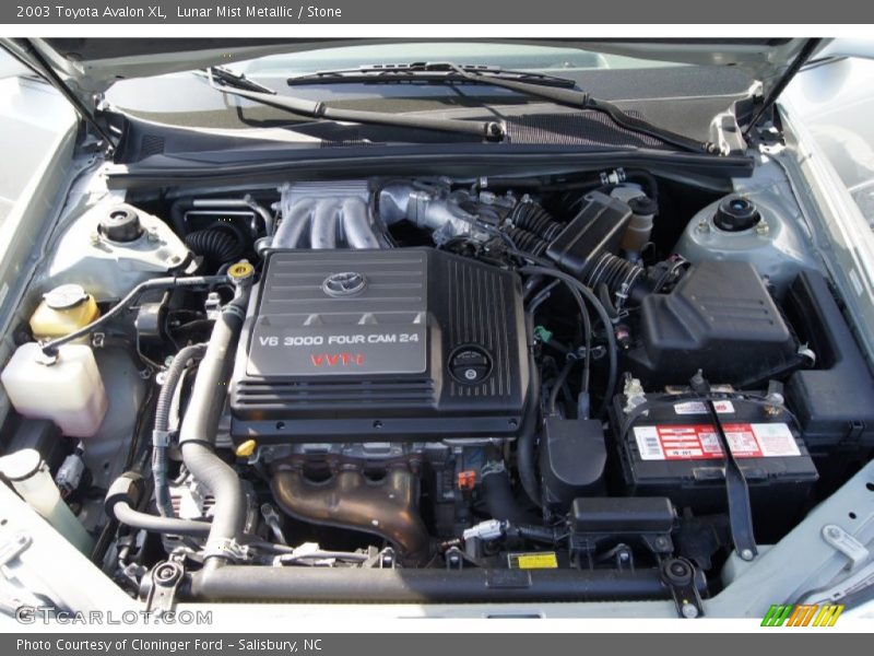 Lunar Mist Metallic / Stone 2003 Toyota Avalon XL