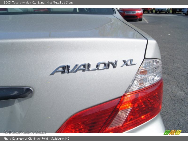 Lunar Mist Metallic / Stone 2003 Toyota Avalon XL