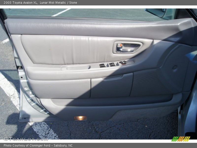 Lunar Mist Metallic / Stone 2003 Toyota Avalon XL