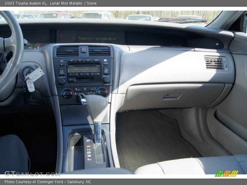 Lunar Mist Metallic / Stone 2003 Toyota Avalon XL