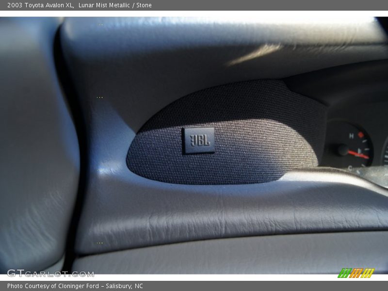 Lunar Mist Metallic / Stone 2003 Toyota Avalon XL