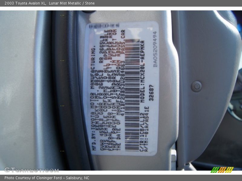 Lunar Mist Metallic / Stone 2003 Toyota Avalon XL