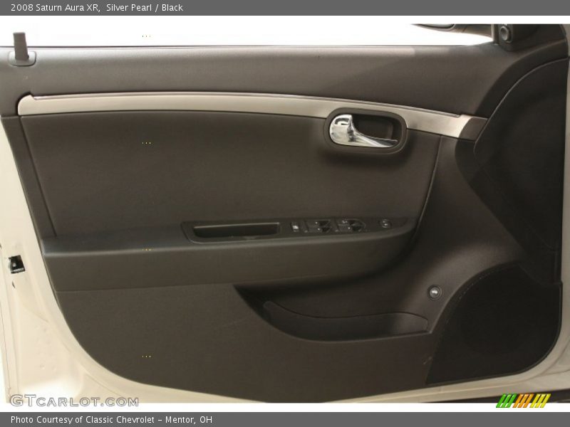 Silver Pearl / Black 2008 Saturn Aura XR