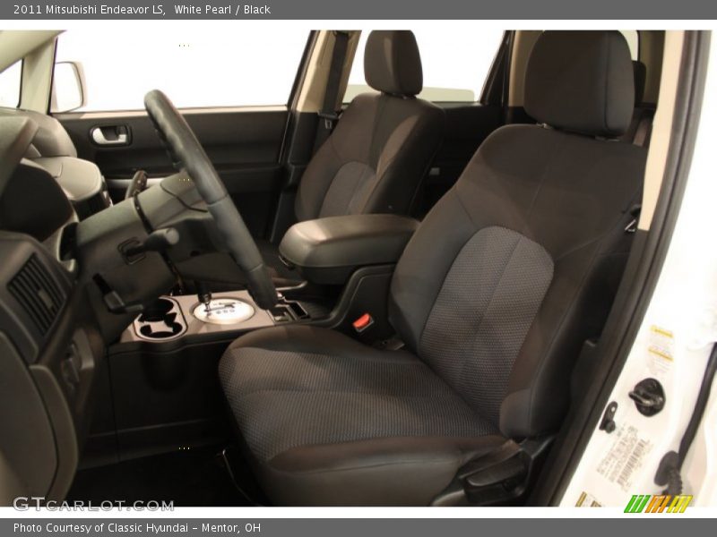 White Pearl / Black 2011 Mitsubishi Endeavor LS