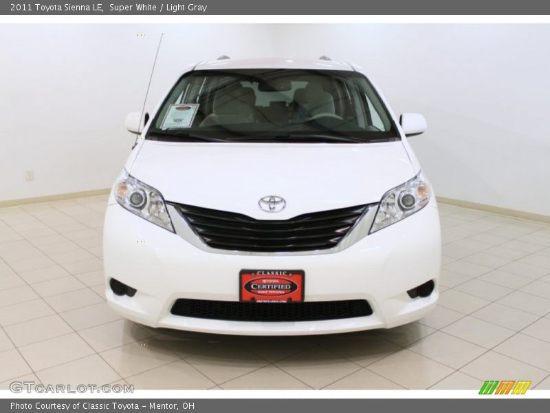 Super White / Light Gray 2011 Toyota Sienna LE