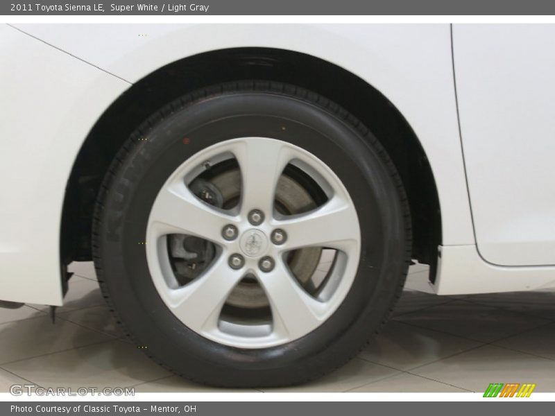 Super White / Light Gray 2011 Toyota Sienna LE