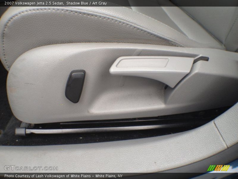 Front Seat of 2007 Jetta 2.5 Sedan