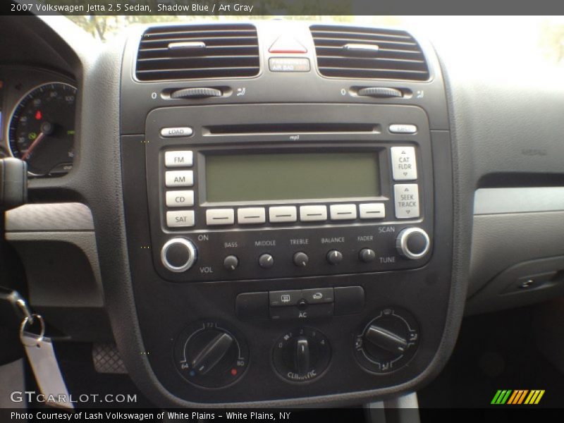 Controls of 2007 Jetta 2.5 Sedan