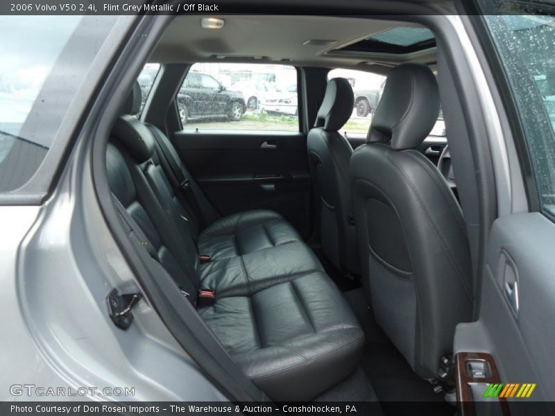  2006 V50 2.4i Off Black Interior