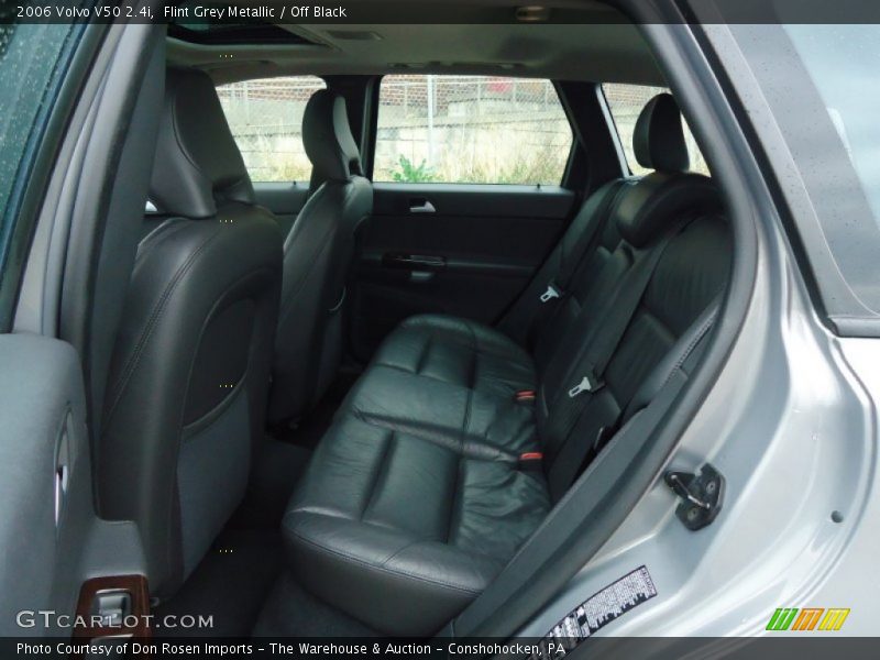 Flint Grey Metallic / Off Black 2006 Volvo V50 2.4i
