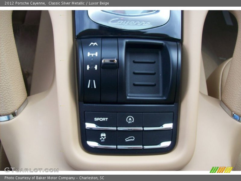 Classic Silver Metallic / Luxor Beige 2012 Porsche Cayenne