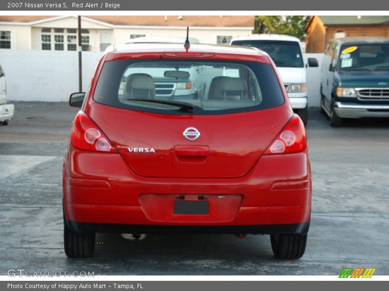 Red Alert / Beige 2007 Nissan Versa S