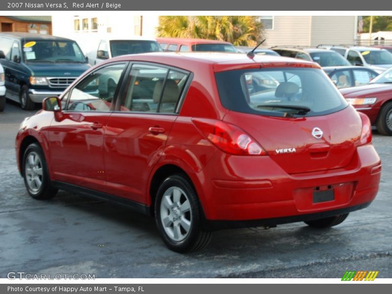 Red Alert / Beige 2007 Nissan Versa S