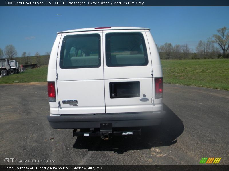 Oxford White / Medium Flint Grey 2006 Ford E Series Van E350 XLT 15 Passenger