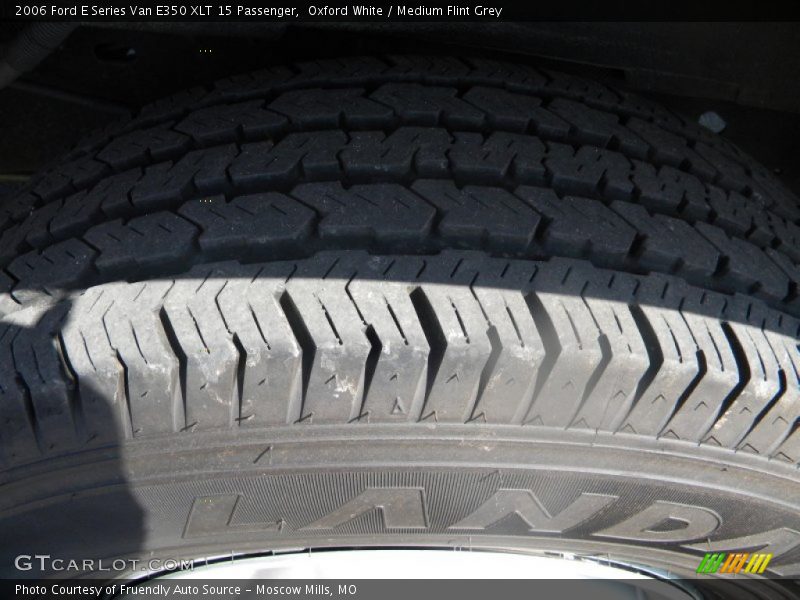 Oxford White / Medium Flint Grey 2006 Ford E Series Van E350 XLT 15 Passenger