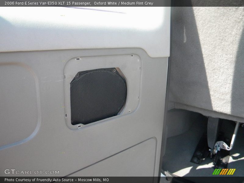 Oxford White / Medium Flint Grey 2006 Ford E Series Van E350 XLT 15 Passenger