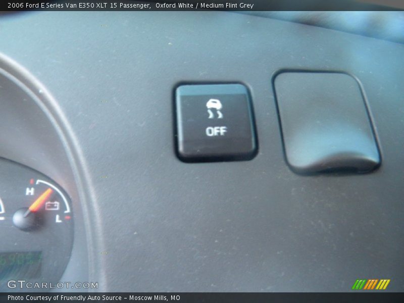Oxford White / Medium Flint Grey 2006 Ford E Series Van E350 XLT 15 Passenger