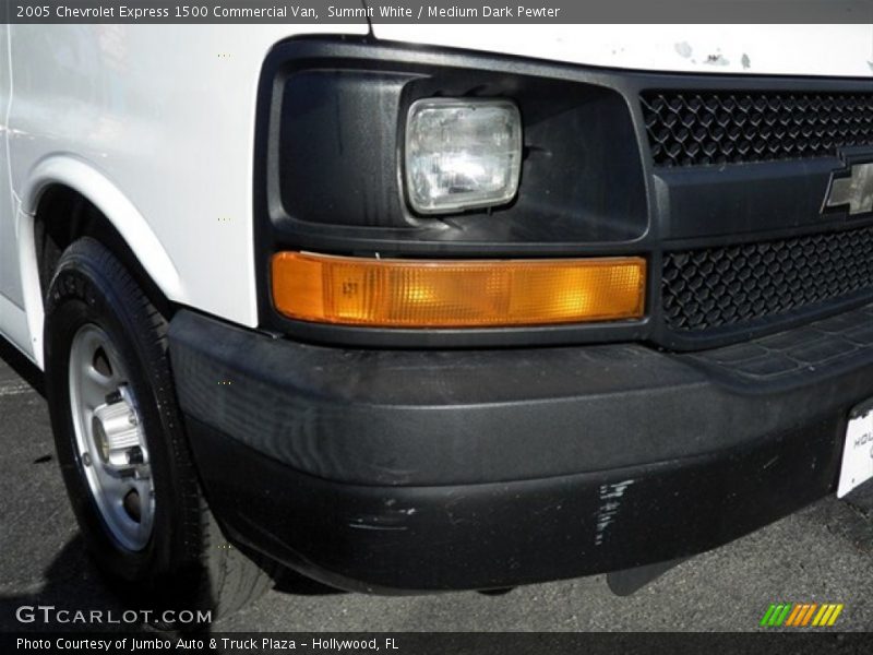 Summit White / Medium Dark Pewter 2005 Chevrolet Express 1500 Commercial Van
