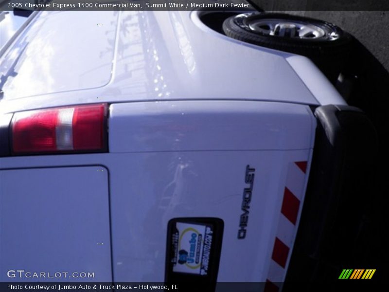 Summit White / Medium Dark Pewter 2005 Chevrolet Express 1500 Commercial Van