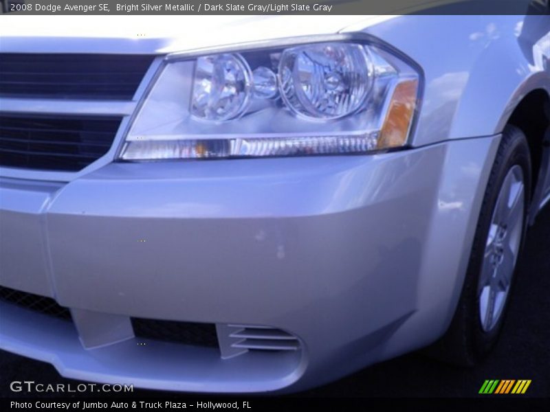 Bright Silver Metallic / Dark Slate Gray/Light Slate Gray 2008 Dodge Avenger SE